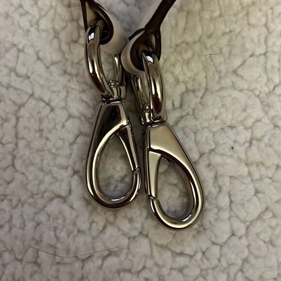 Coach white weave shoulder bag with crossbody strap - Picture 15 of 16